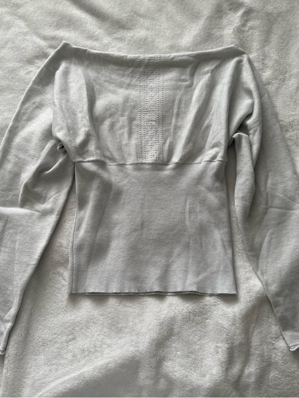 Off-Shoulder Long Sleeve Knit Top in Light Gray